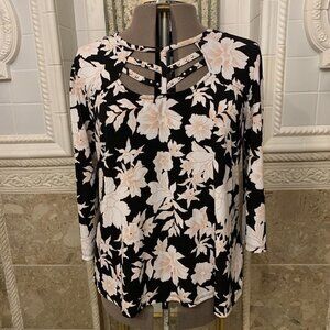 Adrienne Vittadini. Size 2X. Embellished Studded Stretch Pullover Top. B56